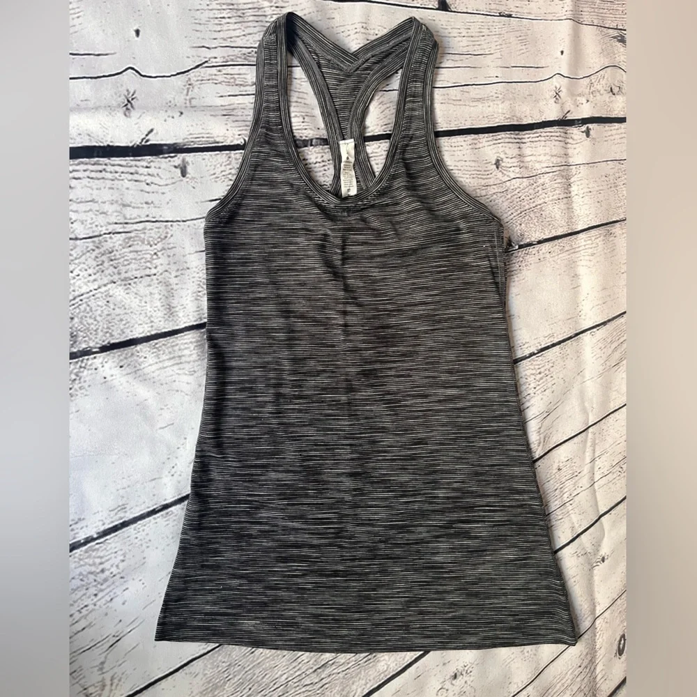 Lululemon Razor Back Tank Size 4 - Picture 1 of 4